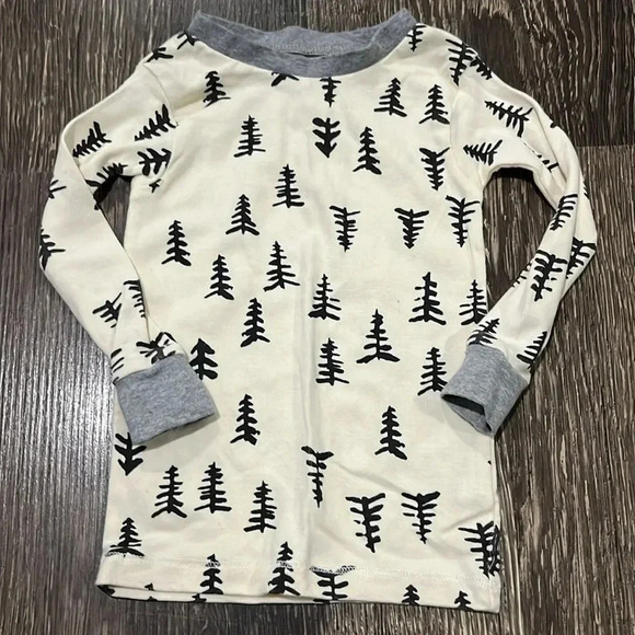 Burt’s Bees baby pajamas 12 months - Picture 2 of 5